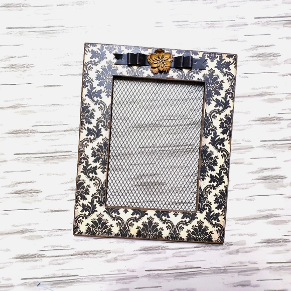 Vintage style wall decor